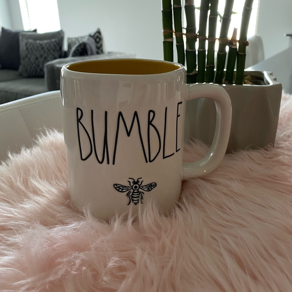 RAE DUNN BUMBLE BEE MUG